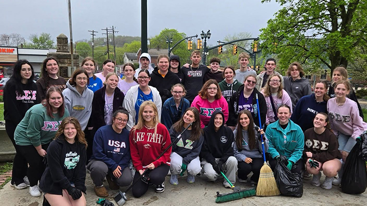 Group of Greek Life students gathered in Slippery Rock for a trash clean up project