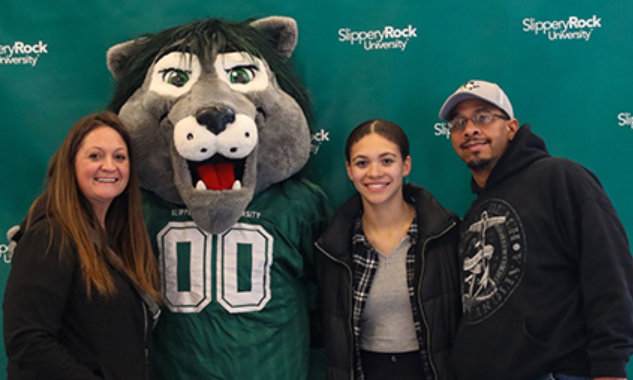 Students with Rocky mascot